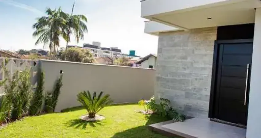 Casa / Sobrado para Venda em Joinville, Saguaçu, 3 dormitórios, 2 suítes, 4 banheiros, 2 vagas