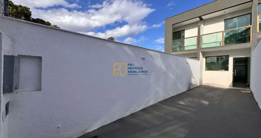 Casa geminada à venda - 2 quartos sendo 1 suíte - 2 vagas - 100m² - candelária