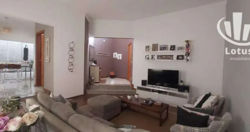Linda casa em condomínio com 3 dormitórios à venda, 220 m² - Jardim Primavera - Jaguariúna/SP