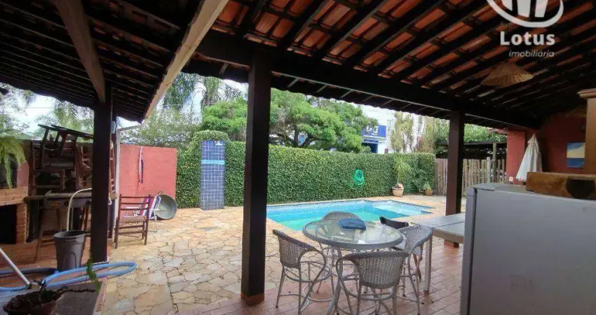 Casa com 3 dormitórios à venda, 265 m² por R$ 1.500.000,00 - Centro - Jaguariúna/SP