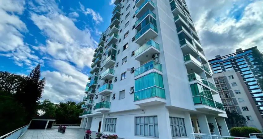Apartamento à venda no centro de Joinville-SC,  Rua Roberto Koch.  Com 136m2 privativos,  distribuídos em 1 suíte + 2 dormitórios,  ampla sala  de est