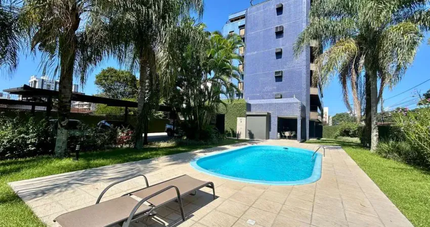 Giardino à venda no bairro Anita Garibaldi,  Joinville - SC, com 03 Garagens.  Localizado no  primeiro andar, com amplo e terraço de + ou -  70m2  mai