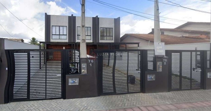 Sobrado Geminado à venda no  bairro Costa e Silva, Joinville SC.  No valor de R$690.000,00.  Com  112 m² de área construída, com 03 dor