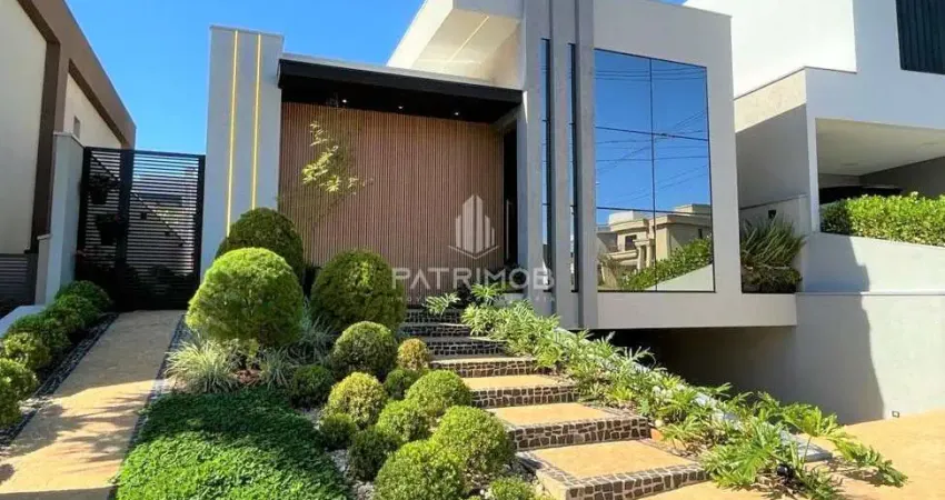 Casa térrea diferenciada 3 suítes c/ planejados e piscina em condomínio alto do castelo.