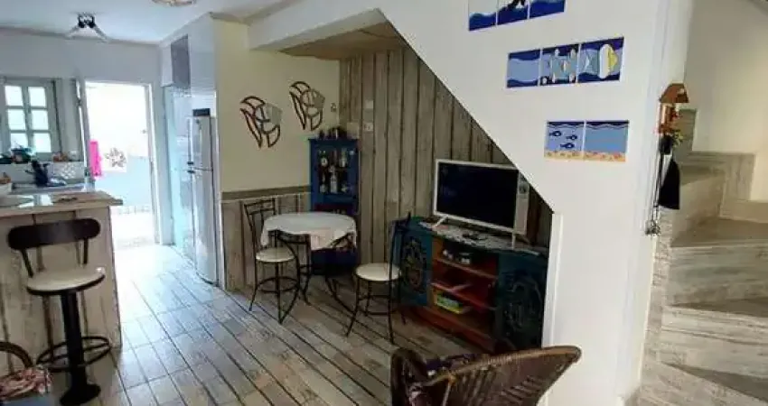 Sobrados a venda, mobiliado com acabamento de primeira. Perto a Praia, Maranduba