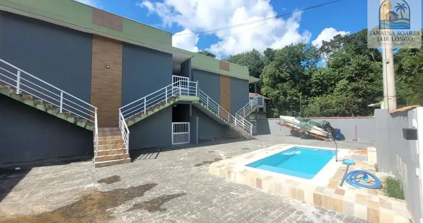 Casa com 02 dormitórios;  em condomínio próximo à praia de maramduba em ubatuba