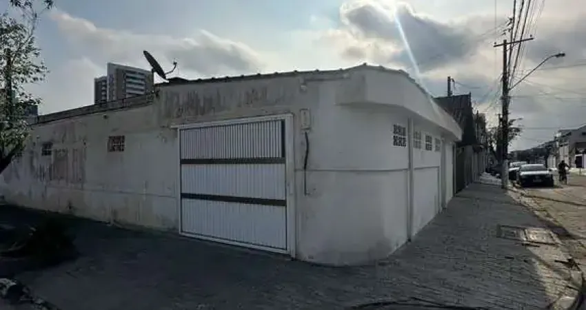 Casa Linear em Guilhermina, Praia Grande/SP