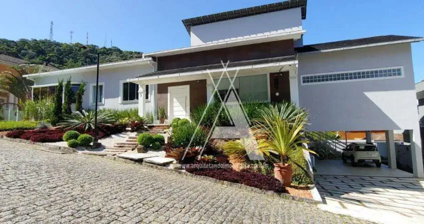 Casa à venda em Teresópolis em condomínio de alto padrão, no bairro Panorama