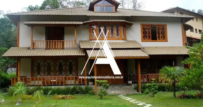 MARAVILHOSA casa de 600m2 c/ 6 quartos (5 suítes) no melhor condomínio da cidade