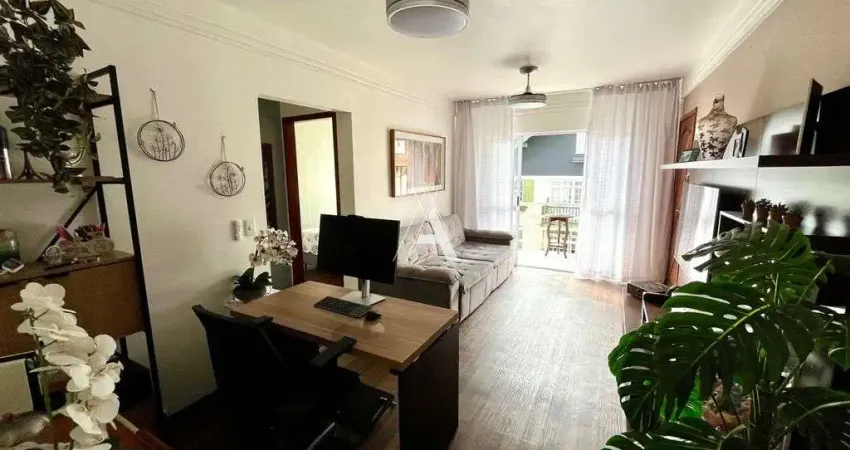 Ótimo apartamento com 2 quartos, varanda, garagem coberta. próximo da várzea.