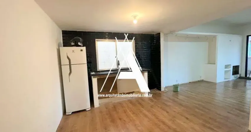 Cobertura a reformar em agriões (próximo à prefeitura), com 92m2.