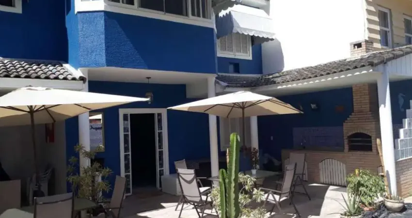 Casa à venda no rio de janeiro condomínio fechado no bairro vargem pequena