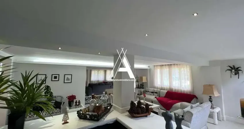 Linda casa com 5 quartos sendo 5 suítes. exclusividade em condomínio.