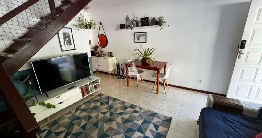 Casa em condomínio fechado: 2 quartos, 2 banheiros, varanda telada, área gourmet