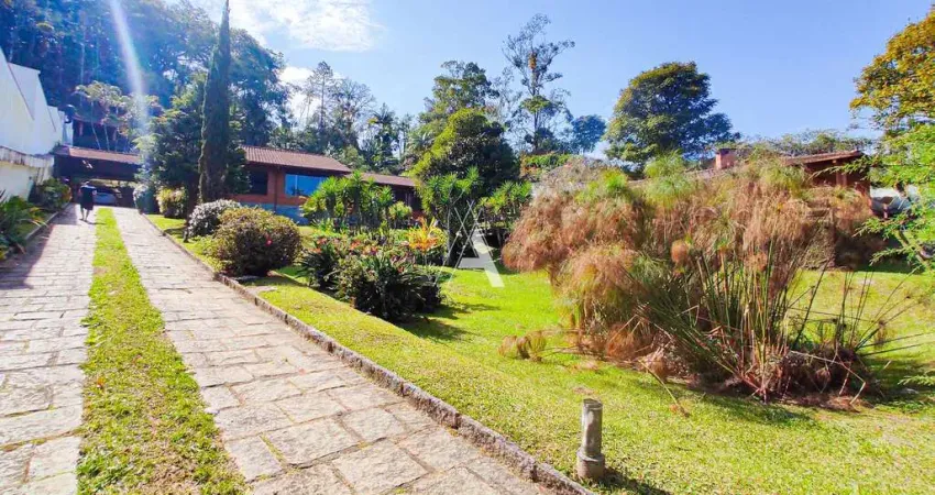 Mansão com 6 quartos, lazer completo e 7.500 m² de terreno – teresópolis