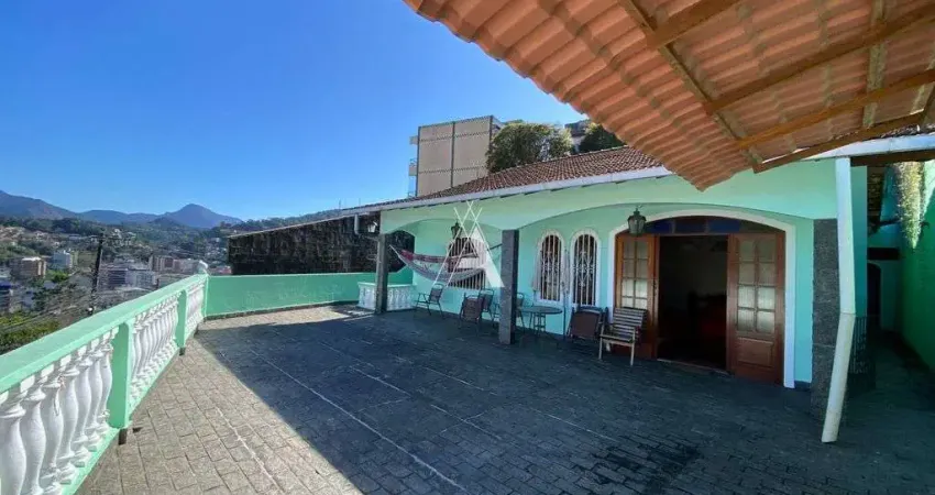 Casa à venda na fazendinha – ampla, aconchegante e com vista incrível!