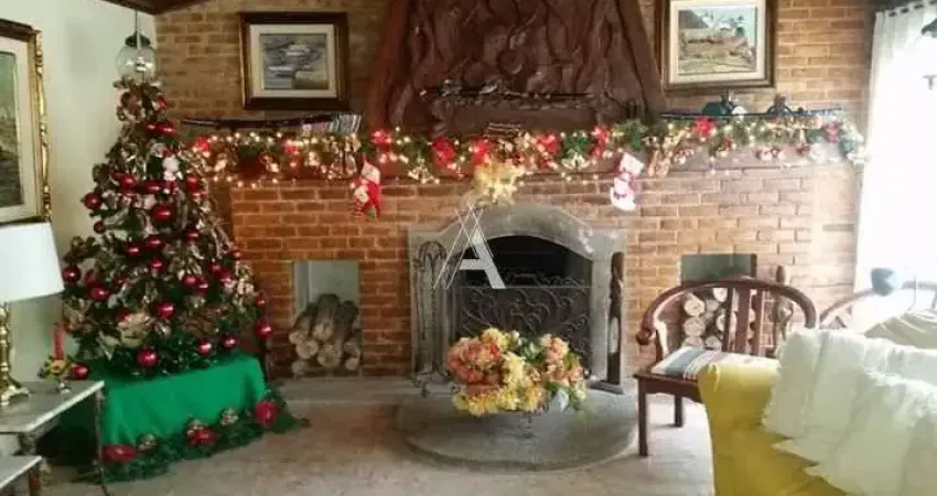 Que tal comprar 3 casas pelo preço de 1 ... próximo a feirinha do alto