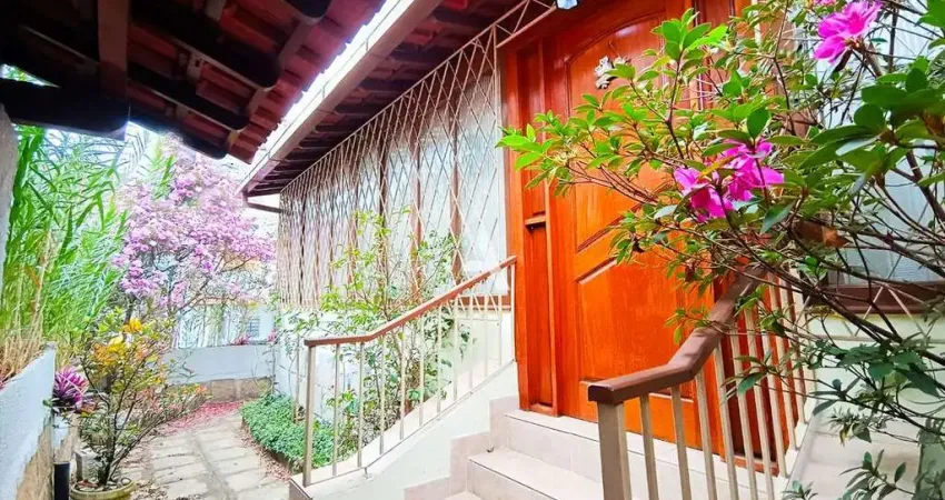 Casa linear com 3 suítes no centro – ideal para morar ou empreender!