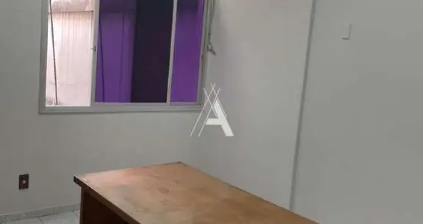 Sala comercial na melhor localização, no centro de teresópolis.