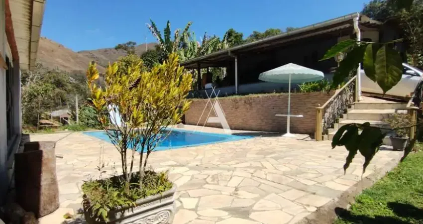 Sitio à venda 3.857m² com diversas plantações de frutas e legumes.