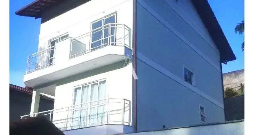 Exclusiva casa triplex em agriões – teresópolis/rj -  4 quartos ( 1 suíte)