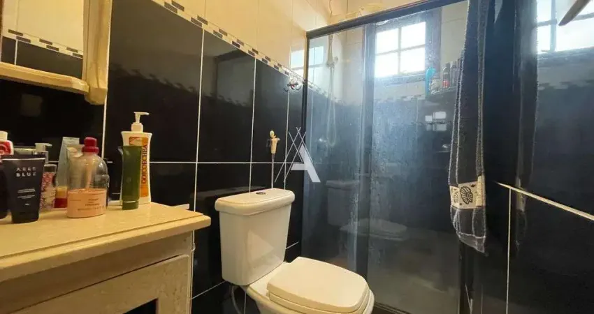 Casa de condomínio à venda com 3 quartos, 5 banheiros, 3 vagas por r$ 699.000