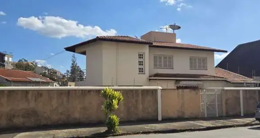 Casa com 4 quartos para alugar no Parque Vivaldi Leite Ribeiro, Poços de Caldas 