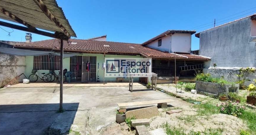 Oportunidade imóvel com 02 dormitórios, lado praia, Bairro Indaiá, Caraguatatuba - SP.