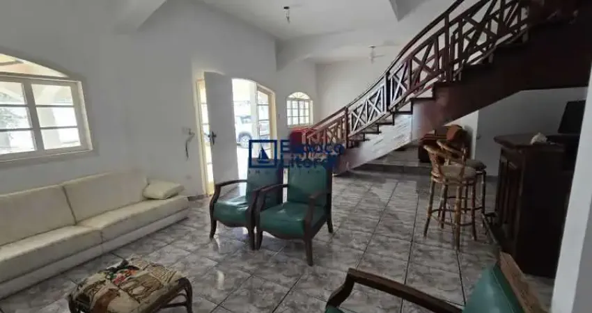 Casa comercial para alugar no Sumaré, Caraguatatuba