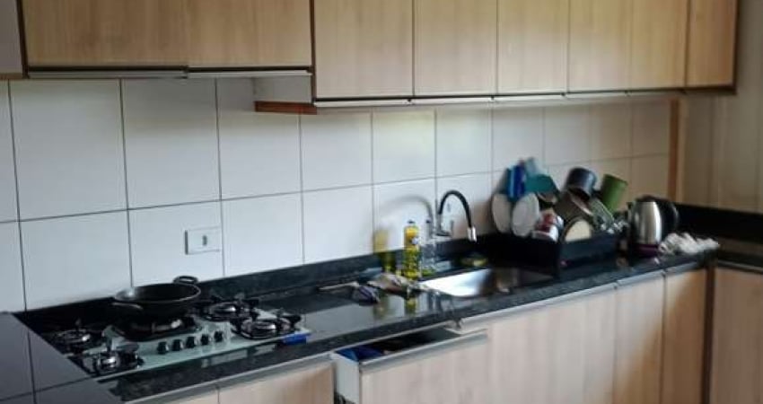 EXCELENTE CASA ESTILO COLONIAL COM 3 QUARTOS (1 SUÍTE) EM CONTENDA Amplo terreno, localizada no bairro Pedro Machado R$ 140.000,00
