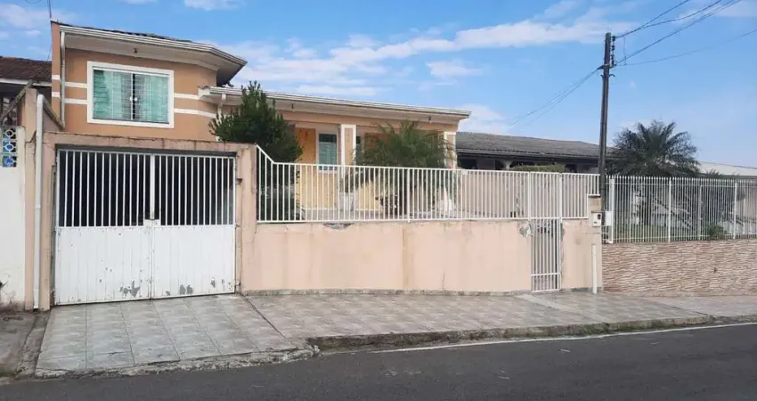 Excelente casa com 200m² no iguaçú em terreno de 275m² por apenas 849.990,00 3 amplos dormitórios