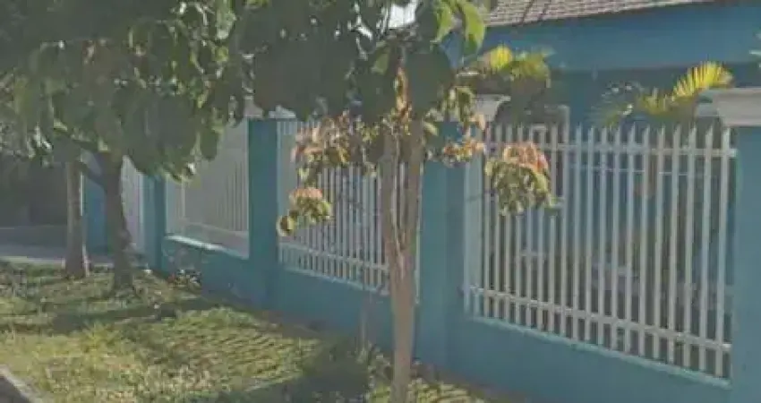 Excelente residência em região central de Fazenda Rio Grande com mais 1 kitinete 04 dormitórios(sendo 1 suite)