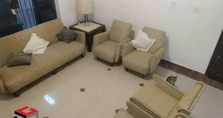 Sobrado de 242m² localizado no Bairro Nova Petrópolis em São Bernardo do Campo - SP.