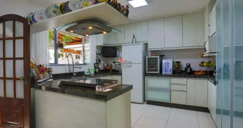 Sobrado com 4 quartos ( 2 suítes) 3 vagas de garagens