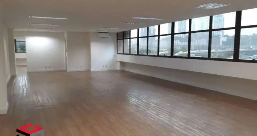 Sala 133 m² Localizado na Vila Olímpia em São Paulo - SP.