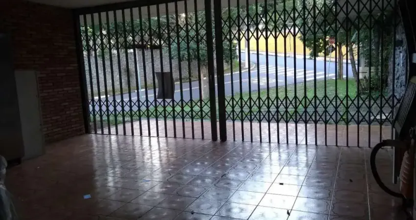 Terreno de 2.463,90 m² com casa construída no Anchieta em São Bernardo do Campo - SP.