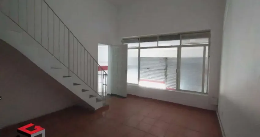 Imóvel vago, assobradado próximo a prefeitura do municipio