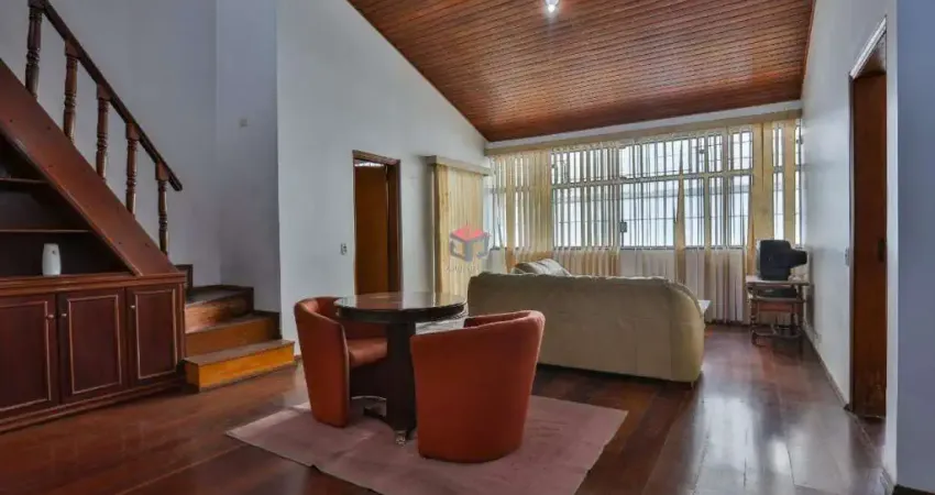 Casa ampla com 264,34m² localizada no Bairro Santa Terezinha em São Bernardo do Campo - SP.