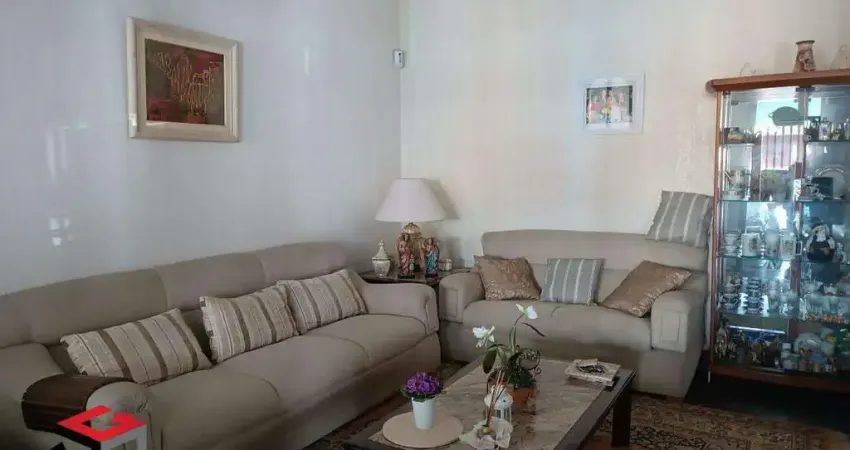 Sobrado com 220m² localizado no Centro de São Bernardo do Campo- SP.