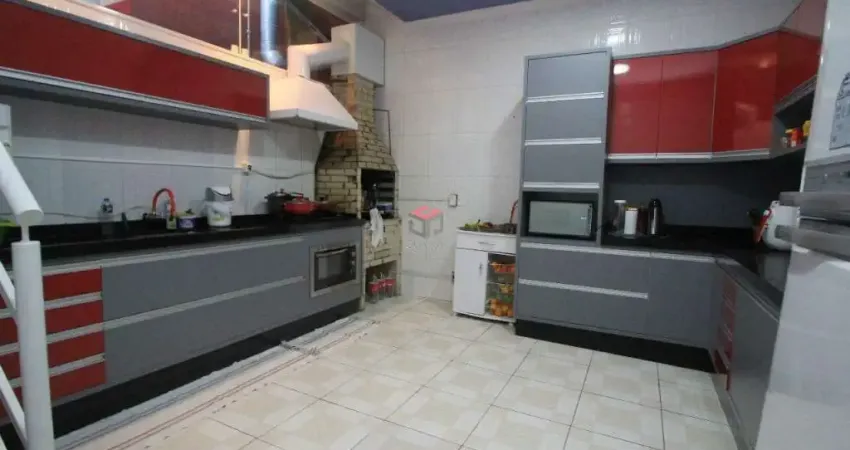 Sobrado com 211,25m² localizado no Bairro Assunção em São Bernardo do Campo - SP.