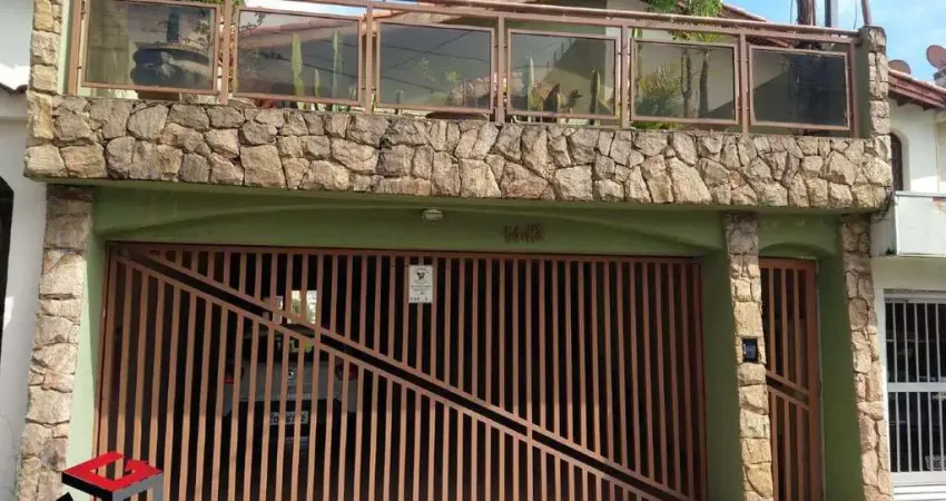 Sobrado de 3 dormitórios, suíte, sacada frontal, academia, no Bairro Campestre.