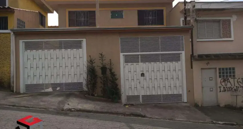 Sobrado com 153 m² localizado na Vila Pires em Santo André - SP.