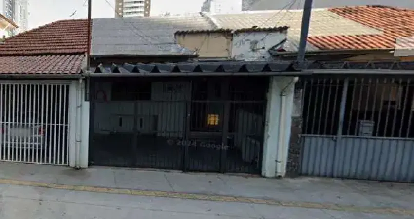 Casa Térrea com 160m² localizada no Bairro da Lapa em São Paulo - SP.