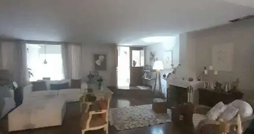Sobrado à venda 4 quartos 2 suítes 2 vagas Nova Petrópolis - São Bernardo do Campo - SP