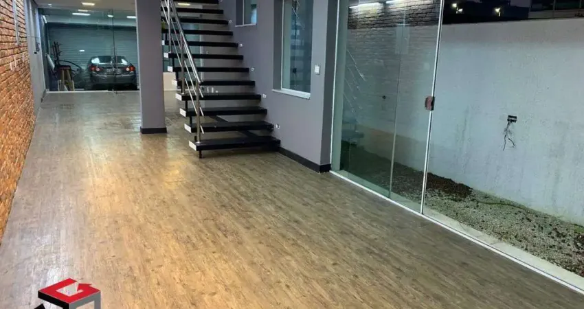 Espaço comercial de 270m2 - 2 pavimentos - 6 banheiros - 2 vagas cobertas. - 1.700.000