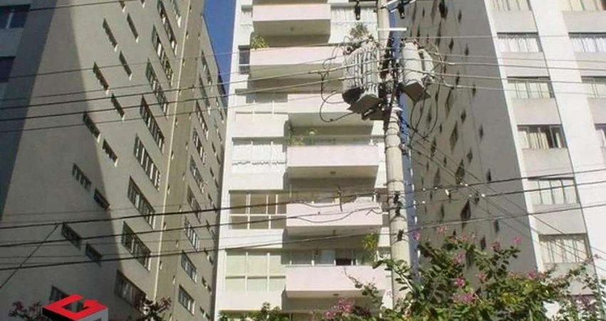 Apartamento 3 Dormitórios em Jardim Paulista com 240m²