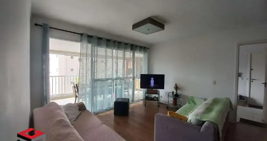 Apartamento Vila Gumercindo, 137 m² com varanda gourmet, 4 dormitórios, 2 suítes, sala ampla, cozinha, despensa e lavanderia. São 2 vagas cobertas.