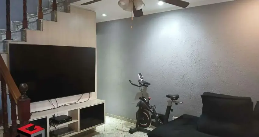 Excelente sobrado amplo com 240m² localizado no Centro de Diadema/SP.
