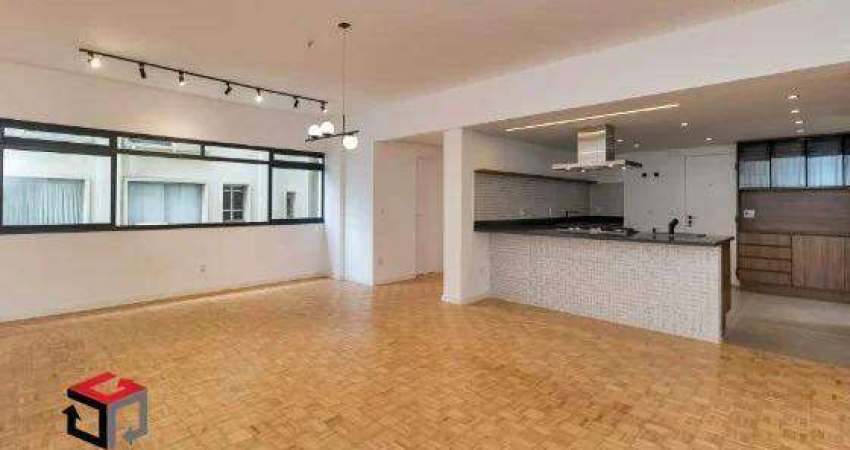 Apartamento 3 Dormitórios 220,95m² no Jardim Paulista em São Paulo - SP