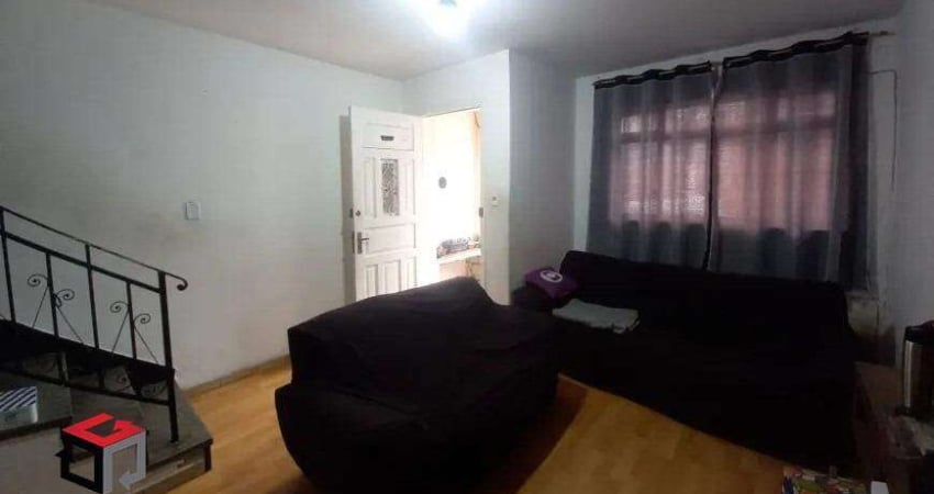 Sobrado Sacomã de 96 m², 2 quartos grandes, sala, cozinha, 2 banheiros, lavanderia coberta, quintal com churrasqueira.